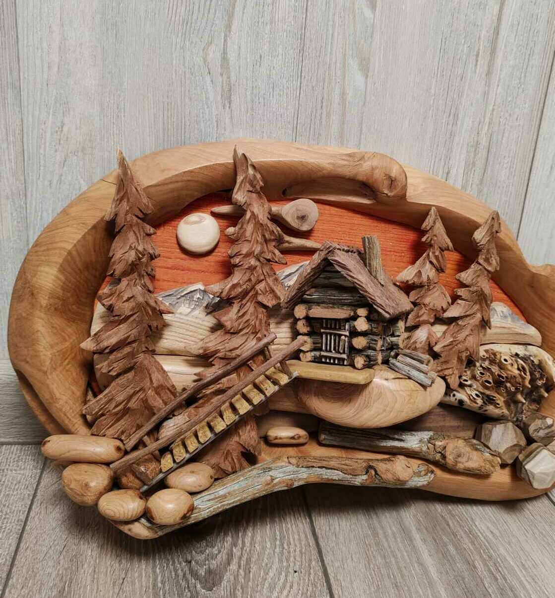Картина из можжевельника Домик